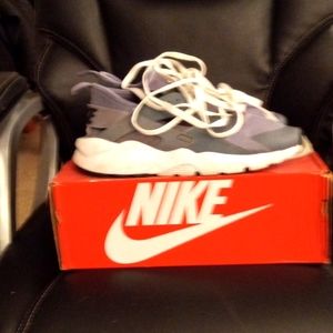 Huarache men's shoes 10 1/2